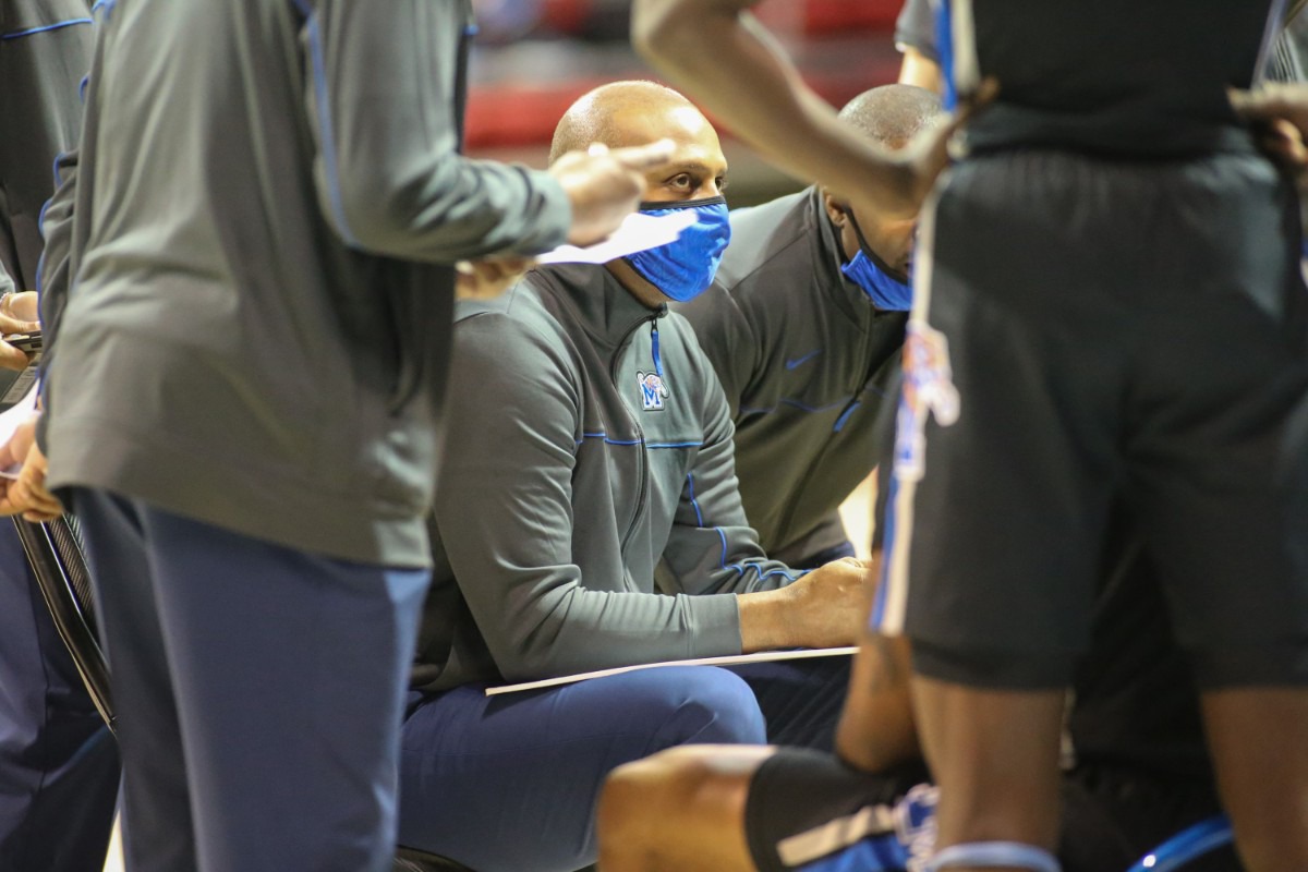 <strong>Coach Penny Hardaway works out a play against SMU in Dallas on Jan. 28, 2021.</strong> (Courtesy University of Memphis)