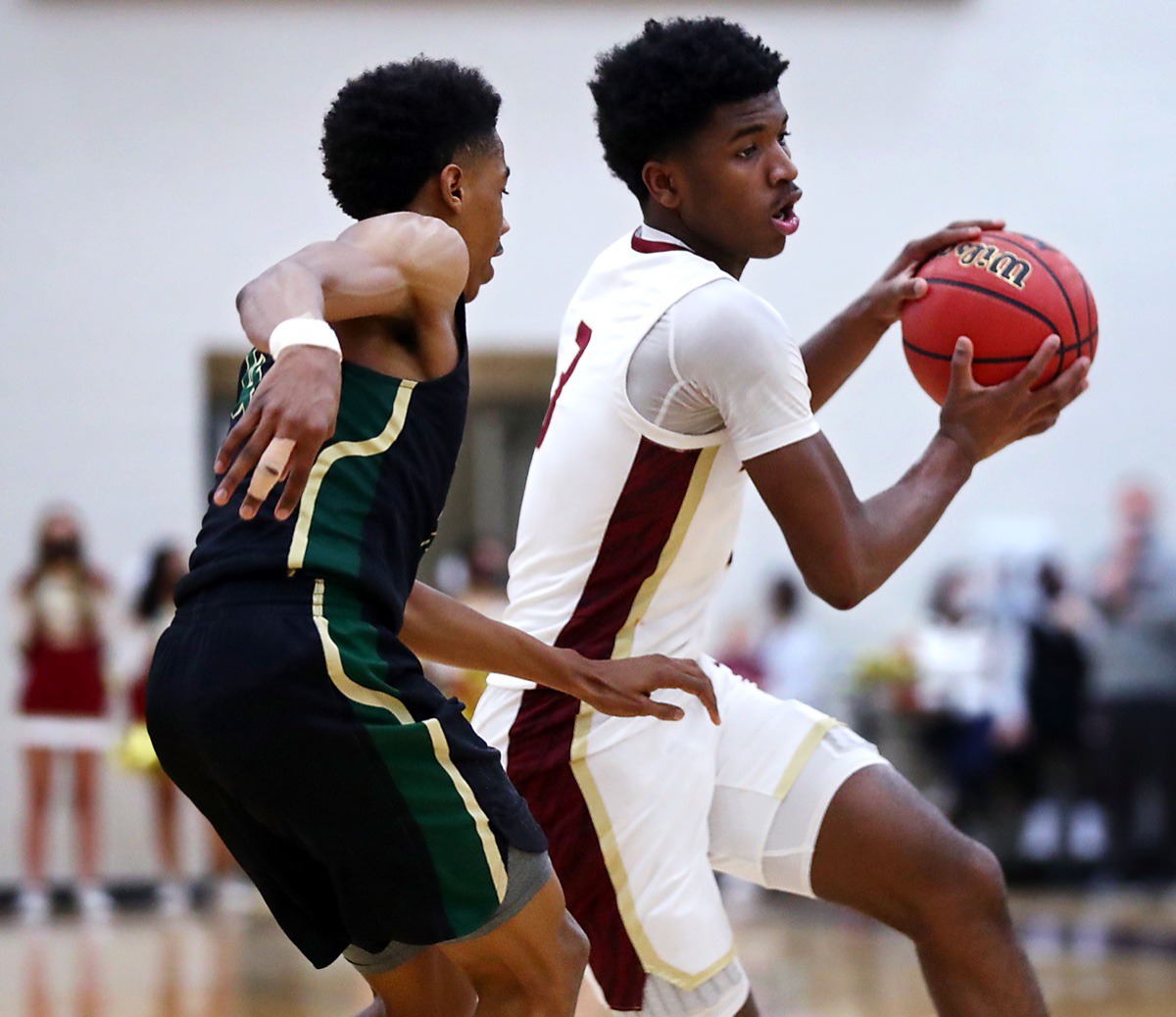 <strong>ECS guard Kameron Jones brings the ball upcourt during the Feb. 5, 2021, home game against FACS.</strong> (Patrick Lantrip/Daily Memphian)