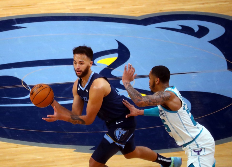 <strong>Memphis Grizzlies forward Kyle Anderson passes the ball&nbsp;during a game against the Charlotte Hornets on Wednesday, Feb. 10, at FedExForum.&nbsp;</strong>(Patrick Lantrip/Daily Memphian)