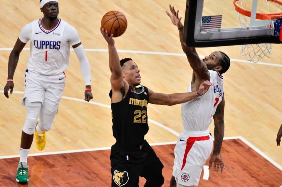 <strong>Grizzlies guard Desmond Bane (22) shoots against Los Angeles Clippers forward Kawhi Leonard (2) on Feb. 26.</strong> Tenn. (AP Photo/Brandon Dill)