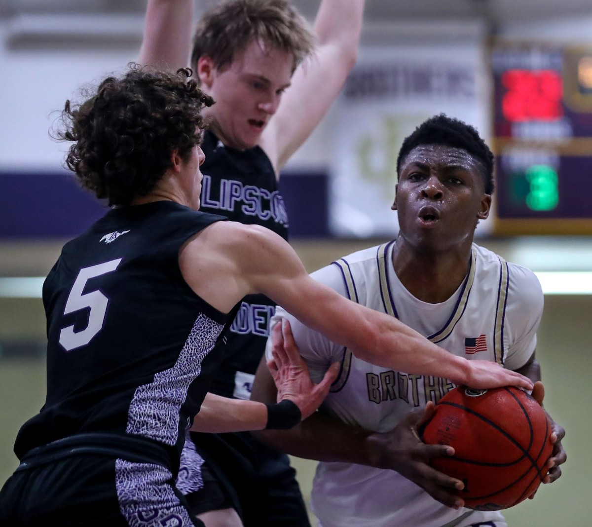 <strong>CBHS guard Chandler Jackson (1) drives to the lane during a Feb. 27, 2021 game against Lipscomb Academy in Memphis.</strong> (Patrick Lantrip/Daily Memphian)