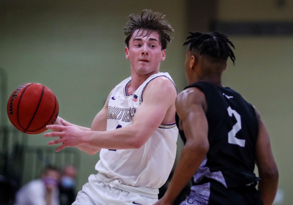 <strong>Christian Brothers High School guard Eli Federman (2) brings the ball up the court during a Feb. 27, 2021 game in Memphis against Lipscomb Academy.</strong> (Patrick Lantrip/Daily Memphian)