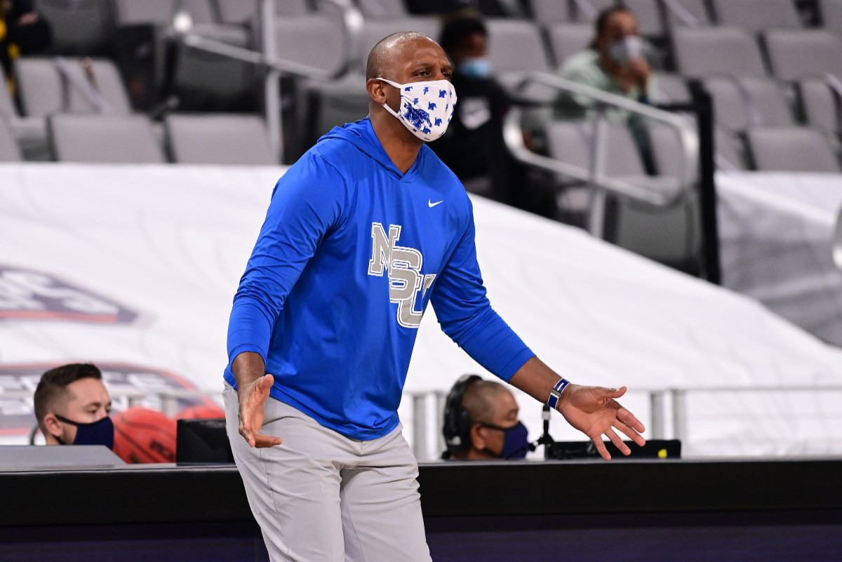 <strong>U of M Tigers head coach Penny Hardaway gestures as the University of Memphis Tigers play the University of Central Florida on March 12, 2021.</strong> (Courtesy American Athletic Conference/Ben Solomon)