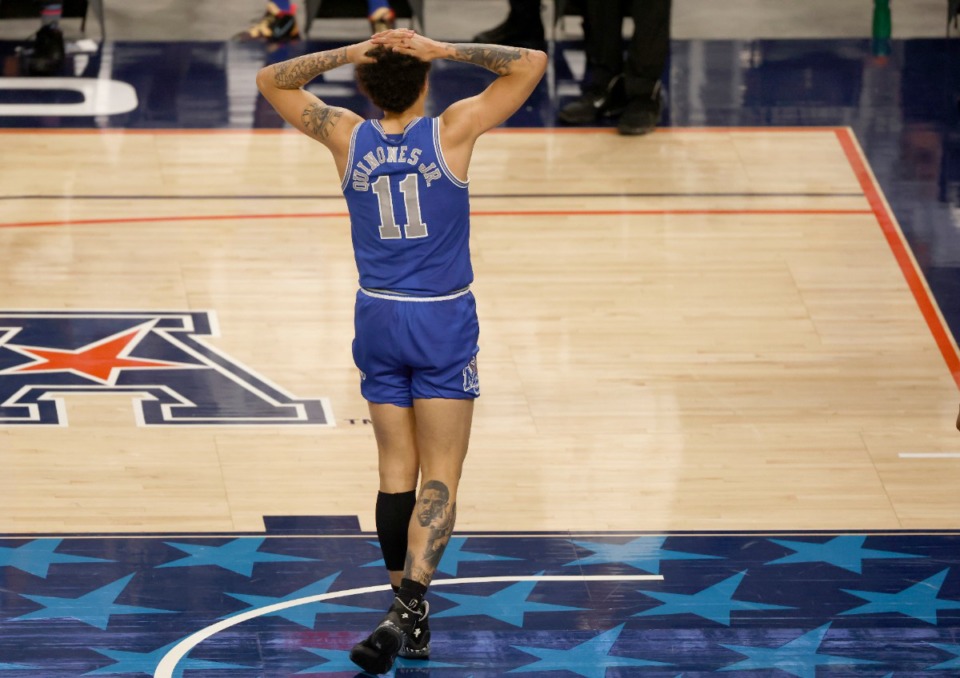 <strong>Memphis guard Lester Quinones (11) reacts as Memphis plays Houston late in the second half of an NCAA college basketball game in the semifinal round of the American Athletic Conference men's tournament Saturday, March 13, 2021, in Fort Worth, Texas.</strong> (Ron Jenkins/AP)