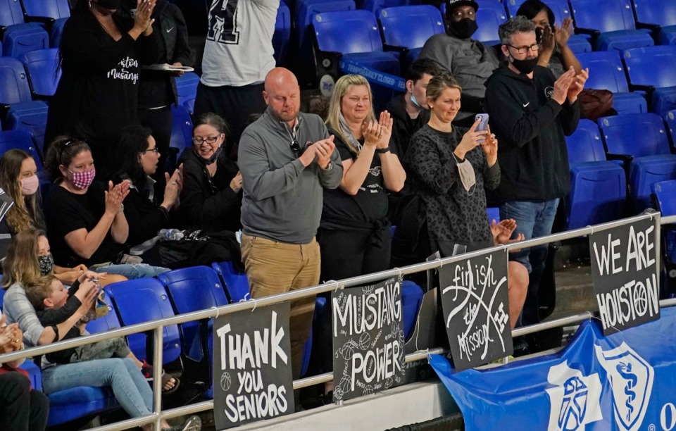 <strong>A small crowd cheers as Houston plays Cane Ridge at the Division I Class AAA championship game Saturday, March 20, in Murfreesboro.</strong>&nbsp;(Larry McCormack/Special to The Daily Memphian)