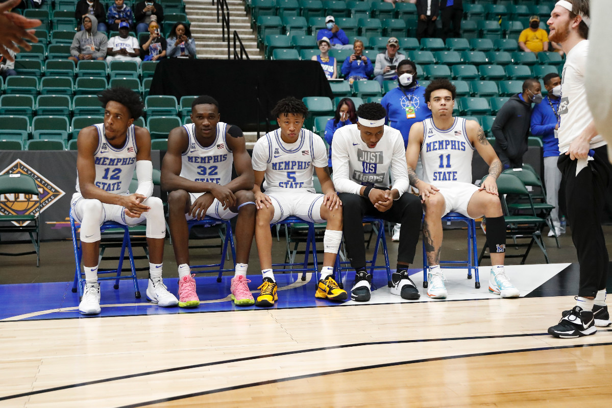 <strong>The Memphis starting five prepare to be introduced before Sunday&rsquo;s NIT championship game against Mississippi State in Frisco, Texas.</strong> <strong>The Tigers went on to a 77-64 victory over the Bulldogs.</strong> (Photo courtesy of the NCAA)