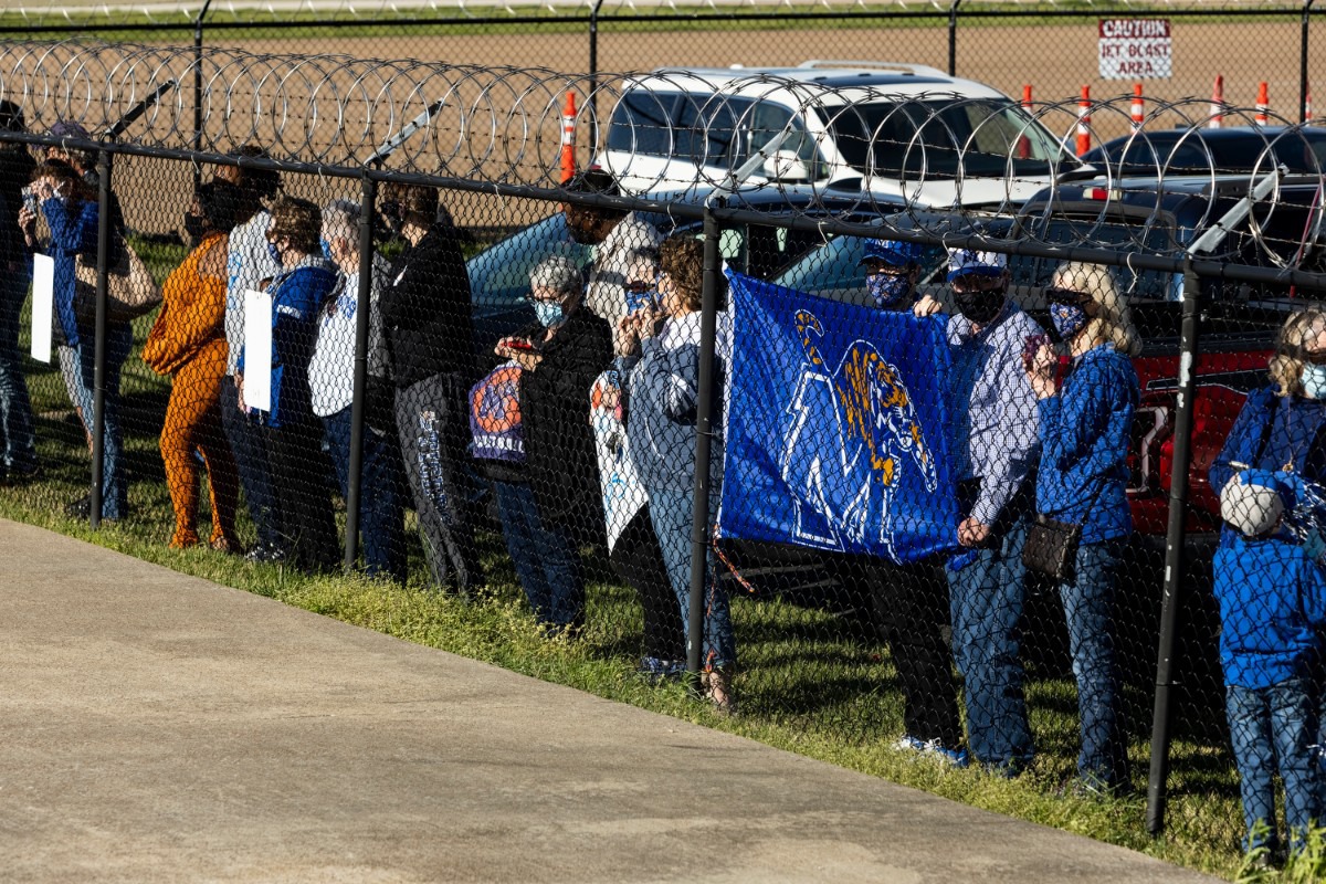 <strong>Fans welcome the Memphis Tigers men&rsquo;s basketball team home after the Tigers won the NIT championship against the Mississippi State Bulldogs.&nbsp;</strong>(Brad Vest/ Special to The Daily Memphian)