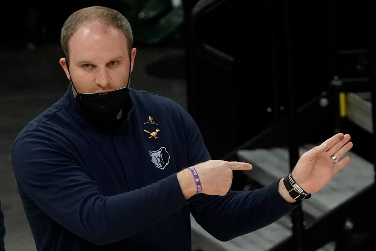 <strong>Memphis Grizzlies head coach Taylor Jenkins signals to his players during the first half of an NBA basketball game against the Milwaukee Bucks Saturday, April 17, 2021, in Milwaukee.</strong> (Morry Gash/AP)