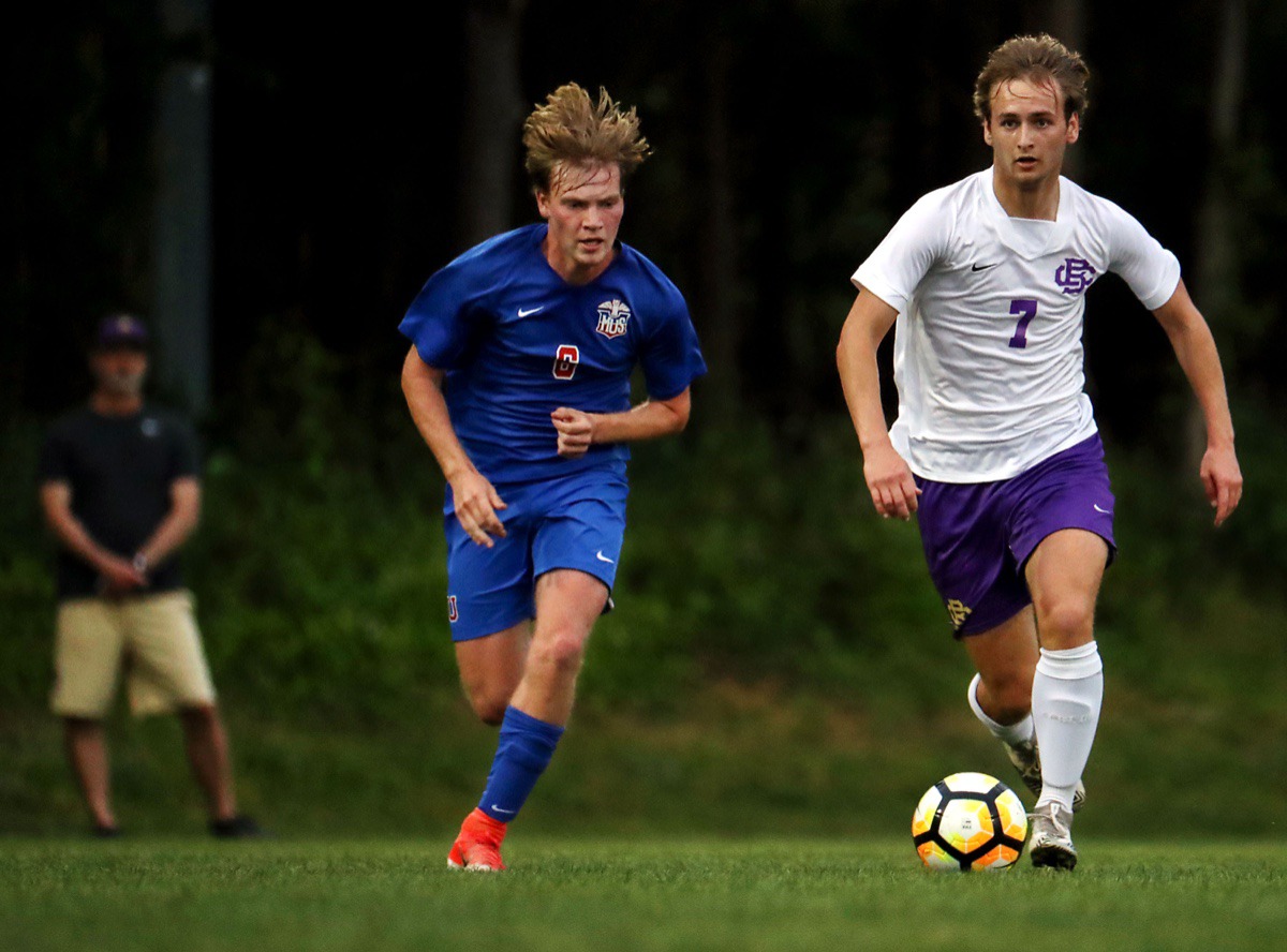 <strong>CBHS' Taylor Gruber (7) brings the ball up the pitch during the April 27 game against MUS.</strong> (Patrick Lantrip/Daily Memphian)