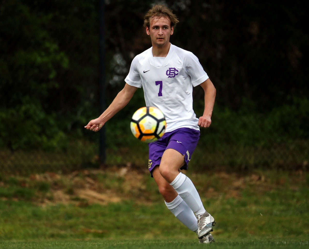 <strong>CBHS' Taylor Gruber (7) passes the ball during the April 27 game against MUS.</strong> (Patrick Lantrip/Daily Memphian)