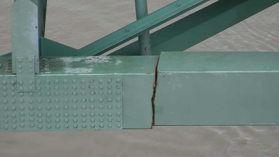 <strong>The&nbsp;&ldquo;crack&rdquo; discovered in the Hernando de Soto bridge.&nbsp;</strong>(Courtesy of Tennessee Department of Transportation)