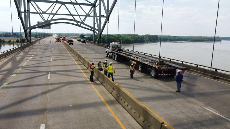 <strong>Crews are working on the Hernando DeSoto Bridge.</strong> (Courtesy Tennessee Department of Transportation)