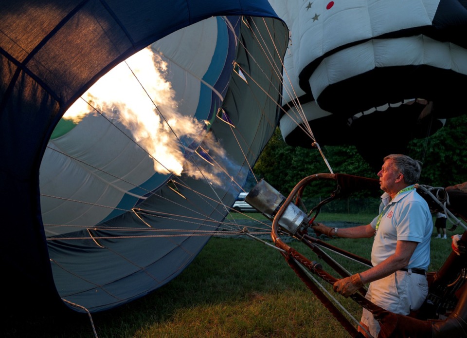 <strong>Gary Whitby gets his hot air balloon ready during the first day of the Bluff City Balloon Jamboree in Collierville on June 18, 2021.</strong> (Patrick Lantrip/Daily Memphian)