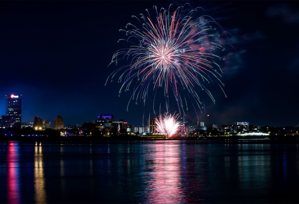 <strong>Fireworks light up the Memphis skyline July 4, 2021.</strong> (Patrick Lantrip/Daily Memphian)