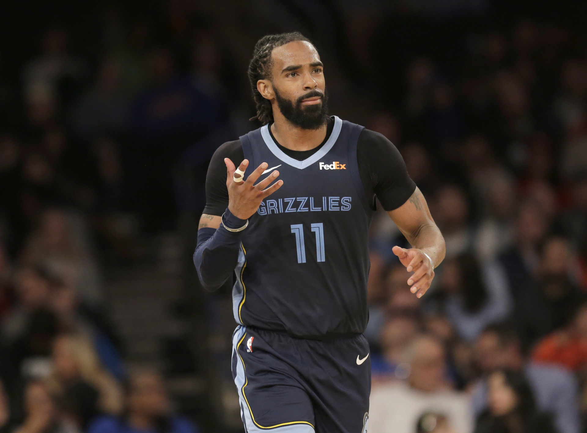 <span><strong>Memphis Grizzlies' Mike Conley gestures during the second half of the NBA basketball game against the New York Knicks, Sunday, Feb. 3, 2019, in New York. The Grizzlies defeated the Knicks 96-84.</strong>(AP Photo/Seth Wenig)</span>