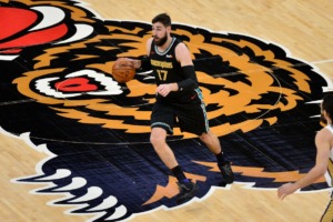 <strong>Memphis Grizzlies center Jonas Valanciunas (17) was playing against the Pelicans Tuesday, Feb. 16, 2021, at FedExForum. Now he has reportedly been traded to the New Orleans NBA team.</strong> (Brandon Dill/AP file)