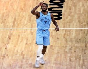 <strong>Justise Winslow (7) motions to the crowd after scoring his first points as a Grizzly during a Feb. 20, 2021 game at&nbsp; FedExForum. The Grizzlies declined his $13 million team option ahead of the deadline Sunday, making the wing an unrestricted free agent this offseason.</strong>(Patrick Lantrip/Daily Memphian)