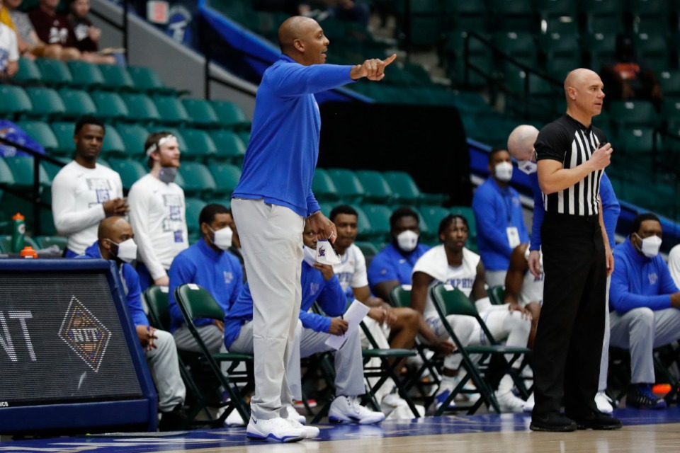 <strong>University of Memphis Tigers Coach Penny Hardaway guides his players during the NIT basketball tournament March 28, 2021.</strong> (Courtesy NCAA)