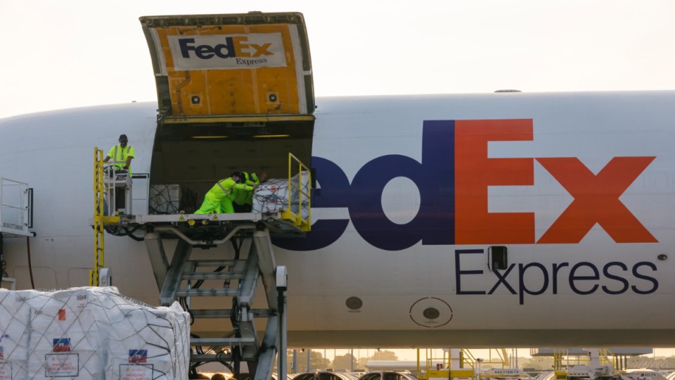 <strong>The work seems never-ending as FedEx loads a huge jet with relief supplies for a flight to Haiti on Aug. 26, 2021.</strong> (Ziggy Mack/Daily Memphan)