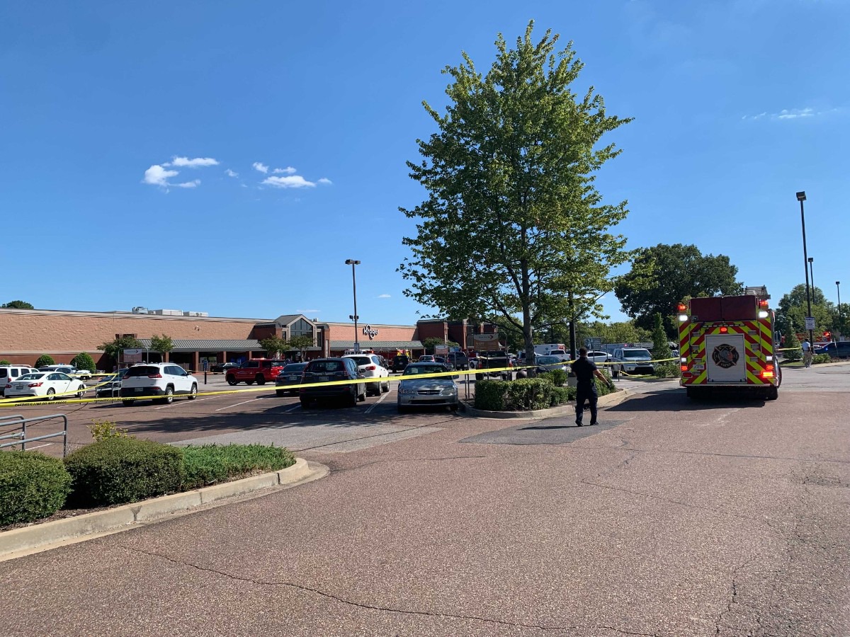 <strong>Initial reports indicate multiple people were injured at the Kroger on Byhalia Road in Collierville.</strong> (Abigail Warren/The Daily Memphian)