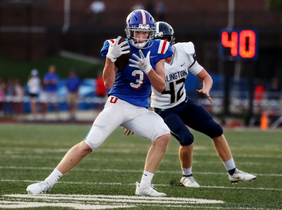 <strong>MUS wide receiver Mac Owen (3) makes a catch during the Aug. 20, 2021 home opener against Arlington High School</strong>. (Patrick Lantrip/Daily Memphian)