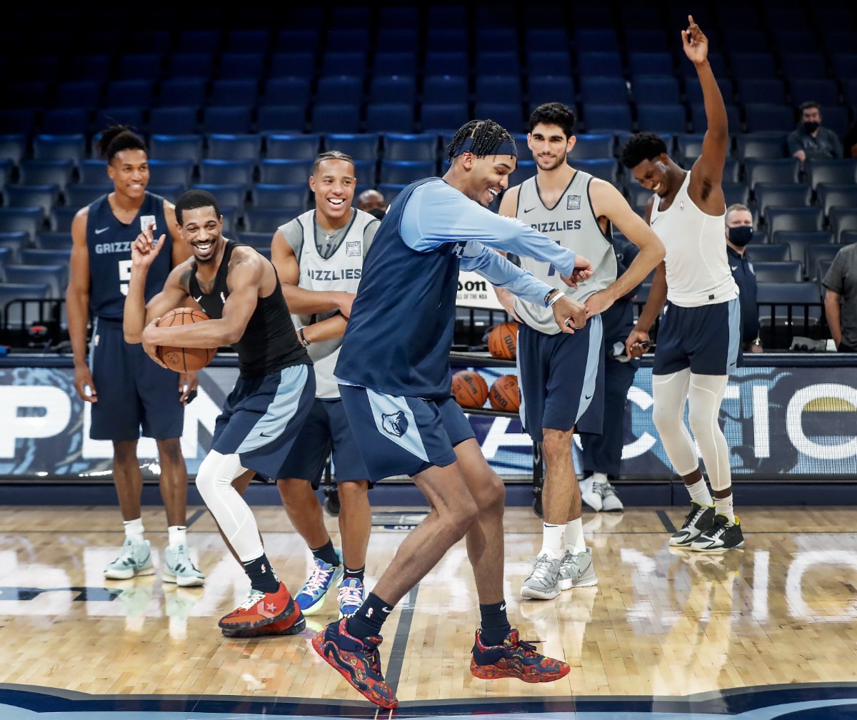 <strong>Memphis Grizzlies rookie Ziaire Williams (middle) dances for his teammates during open practice on Sunday, Oct. 3, 2021.</strong> (Mark Weber/The Daily Memphian)