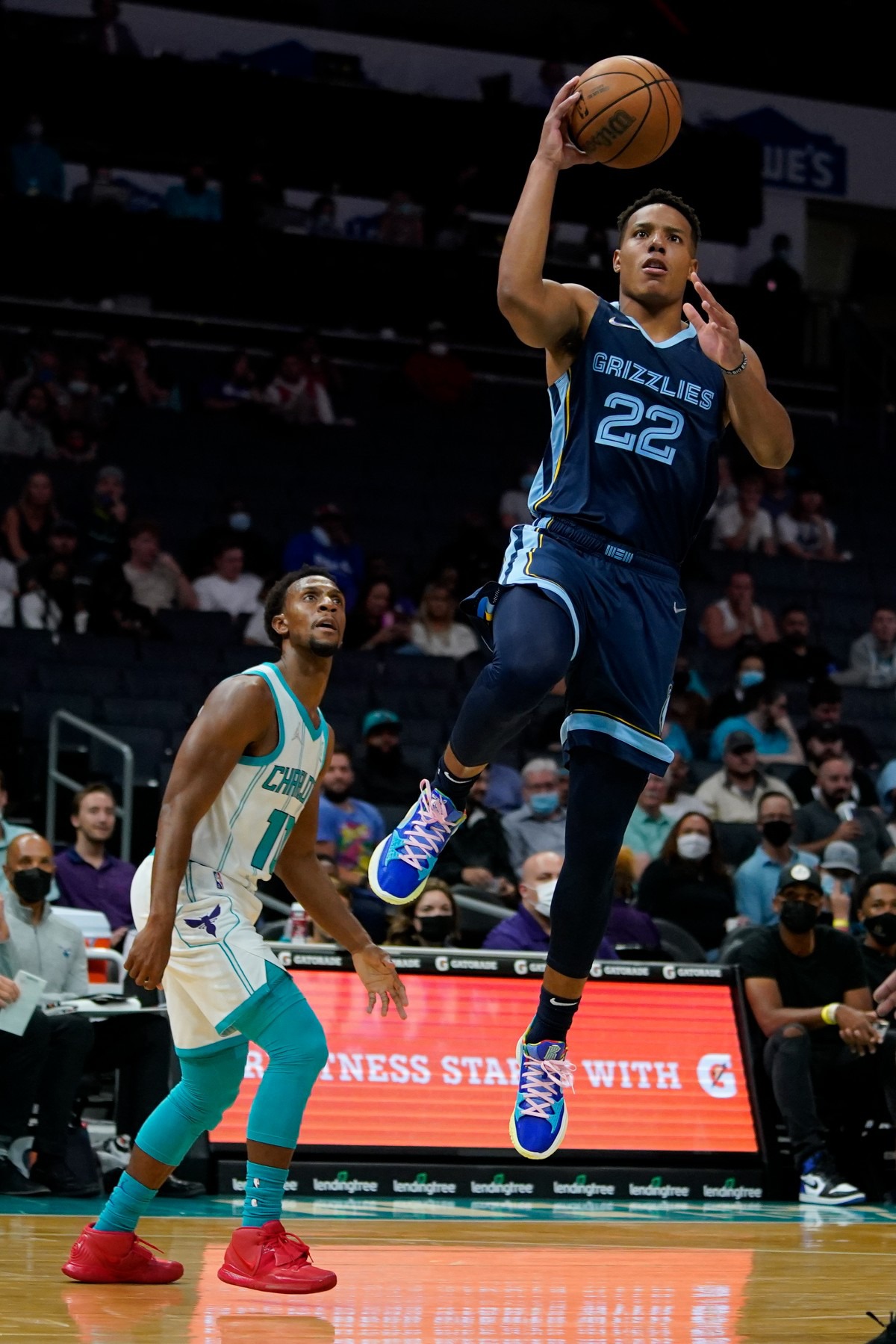 <strong>Memphis Grizzlies guard Desmond Bane shoots in front of Charlotte's Ish Smith on Thursday, Oct. 7, 2021, in Charlotte, North Carolina.</strong> (Chris Carlson/AP)