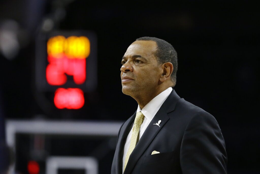 Former Grizzlies coach Lionel Hollins to pitch in at LeMoyne-Owen - Memphis  Local, Sports, Business & Food News | Daily Memphian