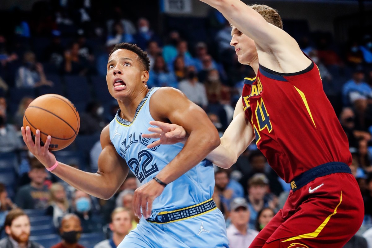 <strong>Grizzlies guard Desmond Bane (left) drives the lane against Cleveland&rsquo;s Lauri Markkanen (right) on Wednesday, Oct. 20, 2021.</strong> (Mark Weber/The Daily Memphian)