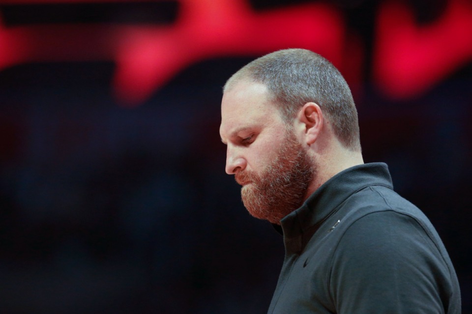<strong>Memphis Grizzlies head coach Taylor Jenkins reacts during the first half of the team's NBA basketball game against the Los Angeles Clippers, Saturday, Oct. 23, 2021, in Los Angeles.</strong> (AP Photo/Ringo H.W. Chiu)