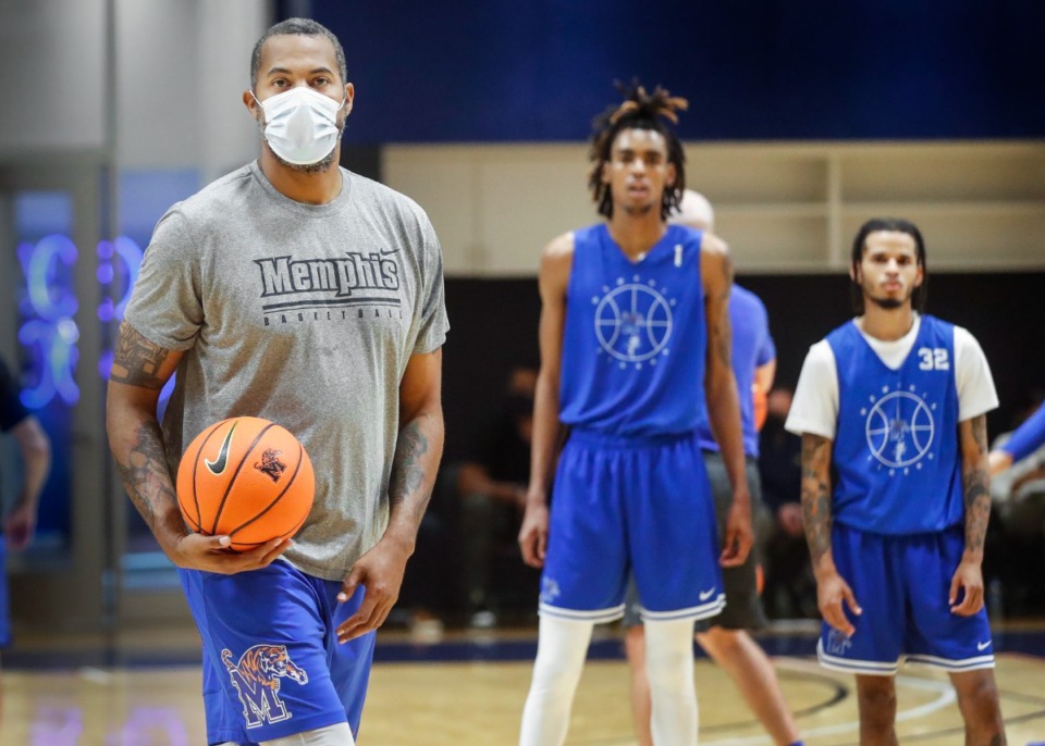 <strong>Memphis Tigers assistant coach Rasheed Wallace (left) during Pro Day on Wednesday, Oct. 6, 2021.</strong> (Mark Weber/The Daily Memphian)