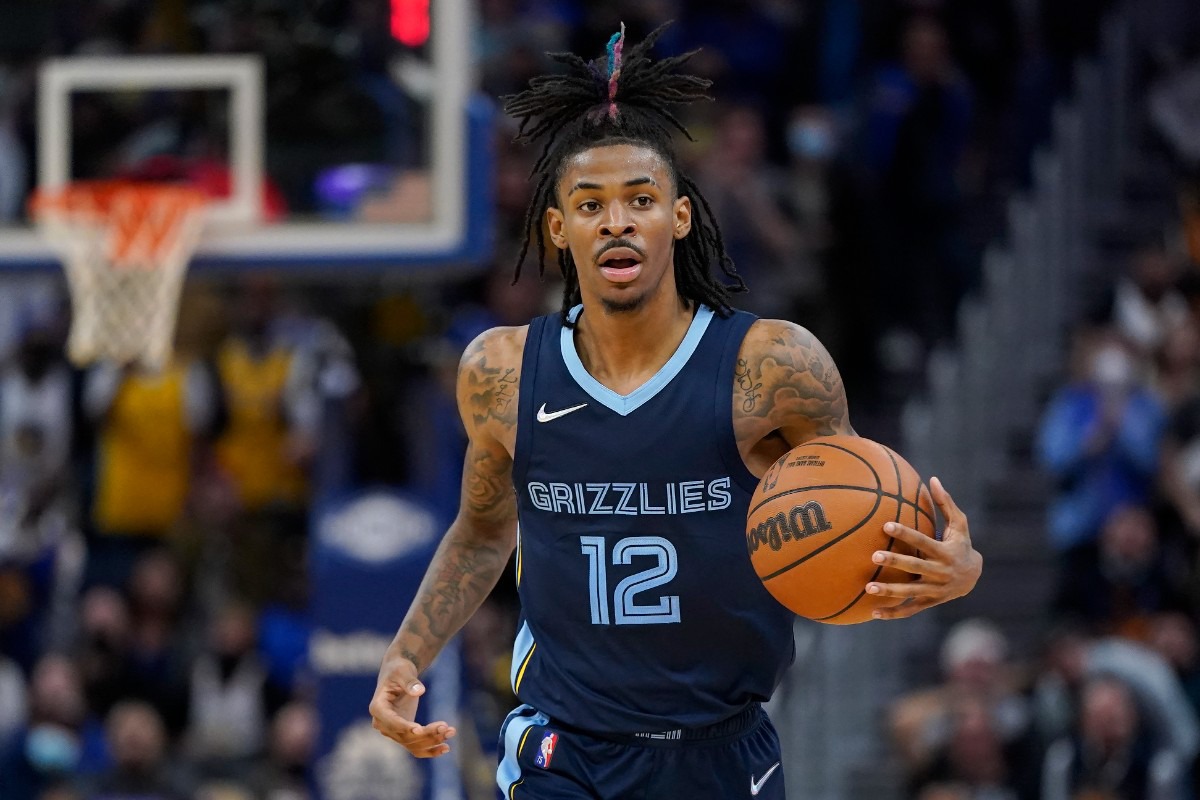 <strong>Grizzlies guard Ja Morant brings the ball up the court in the game against the Golden State Warriors&nbsp;in San Francisco on Oct. 28.</strong> (Jeff Chiu/AP)