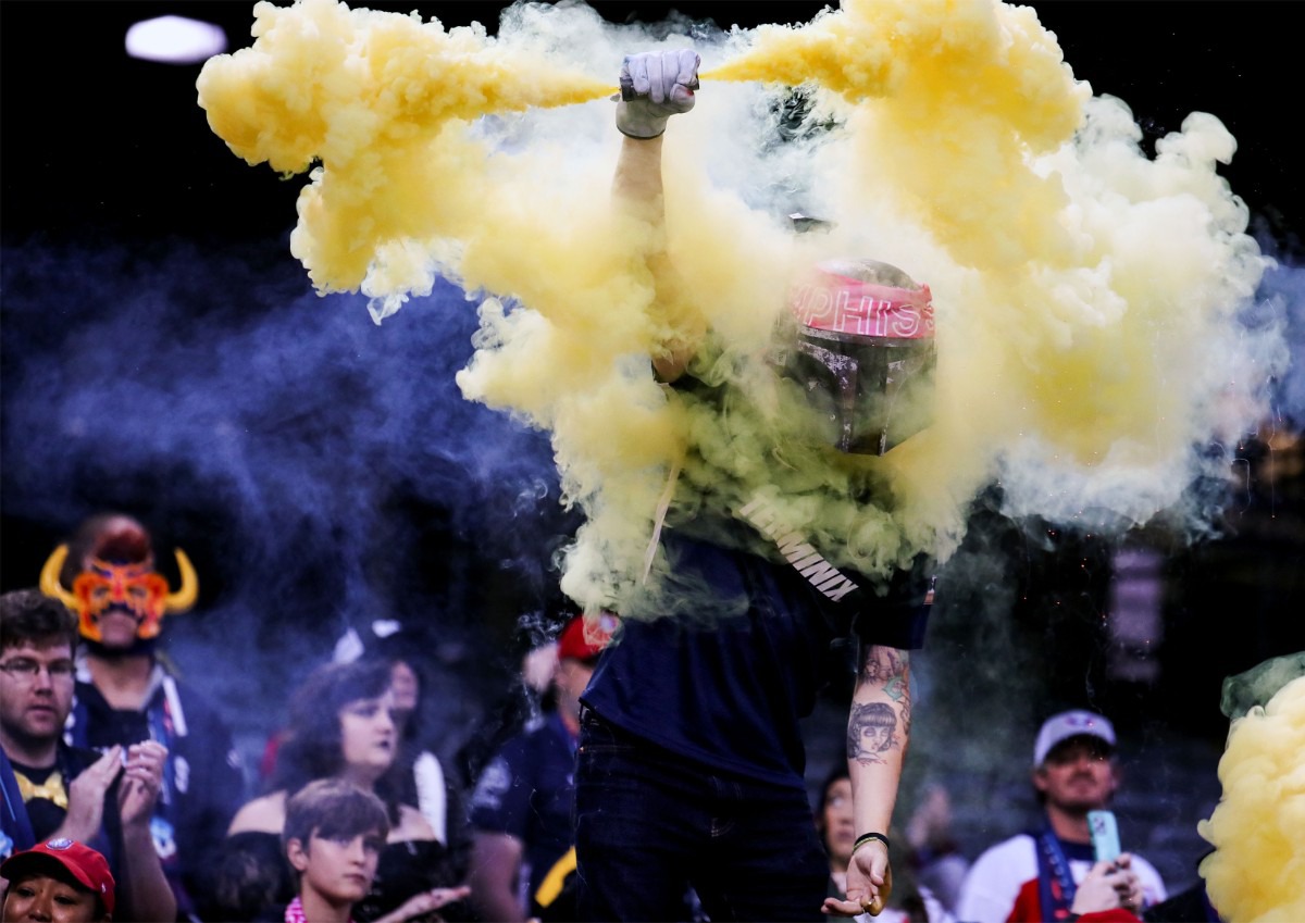 <strong>Memphis 901 FC fans celebrate a goal during an Oct. 30, 2021 match against Indy Eleven.</strong> (Patrick Lantrip/Daily Memphian)