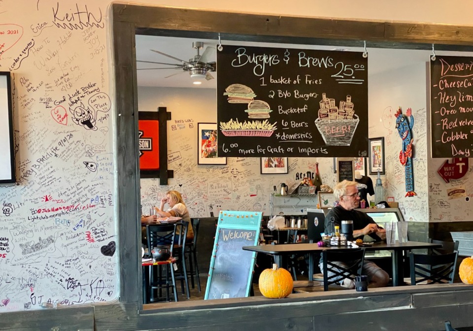 <strong>It&rsquo;s not the $10 deal, but it&rsquo;s a bargain. Wally Hatchet offers two burgers, a basket of fries and a bucket of beer for $25.</strong>&nbsp;(Jennifer Biggs/The Daily Memphian)