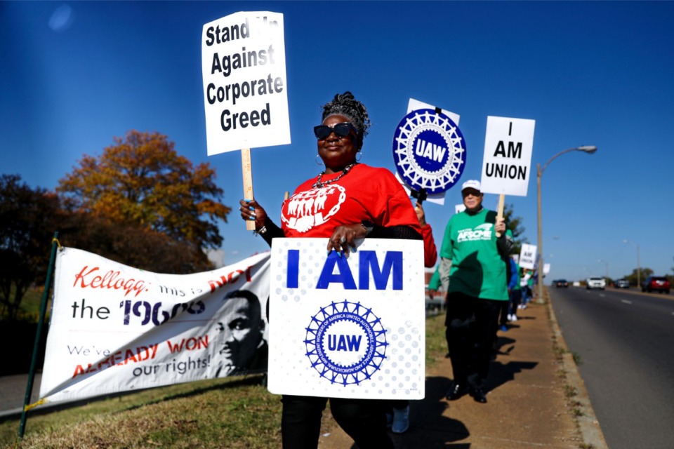 <strong>Kimberly Akpabio pickets with fellow union workers outside of Kellogg's plant in south Memphis Nov. 7, 2021.</strong> (Patrick Lantrip/Daily Memphian)