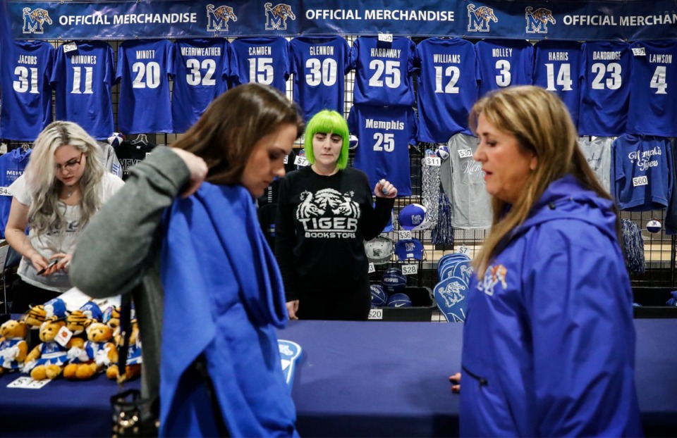 <strong>Memphis fans buy Tigers merchandise at the Tiger Bookstore location at FedExForum on Tuesday, Nov. 9, 2021.</strong> (Mark Weber/The Daily Memphian)