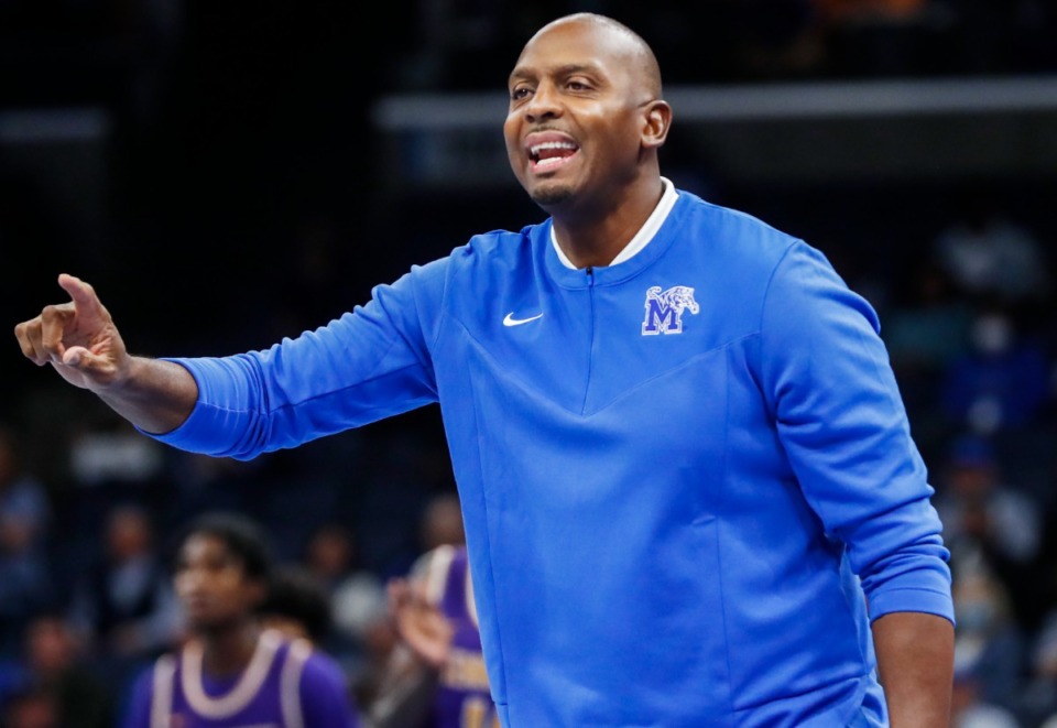 <strong>Tigers head coach Penny Hardaway shouts instructions to his team in the game against Tennessee Tech on Tuesday, Nov. 9, 2021.</strong> (Mark Weber/The Daily Memphian)
