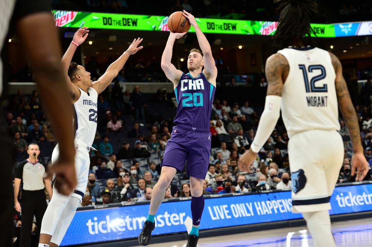 <strong>Charlotte Hornets forward Gordon Hayward (20) shoots against Grizzlies guard Desmond Bane (22)&nbsp;on Nov. 10 at FedExForum.</strong> (Brandon Dill/AP)