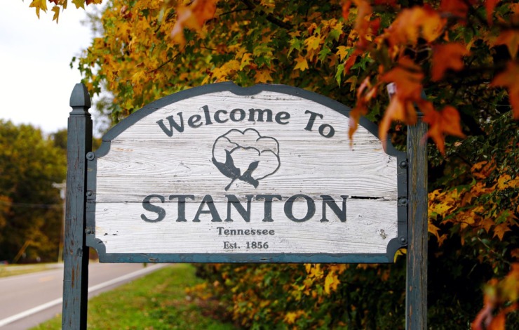 The welcome to Stanton sign. (Patrick Lantrip/Daily Memphian)