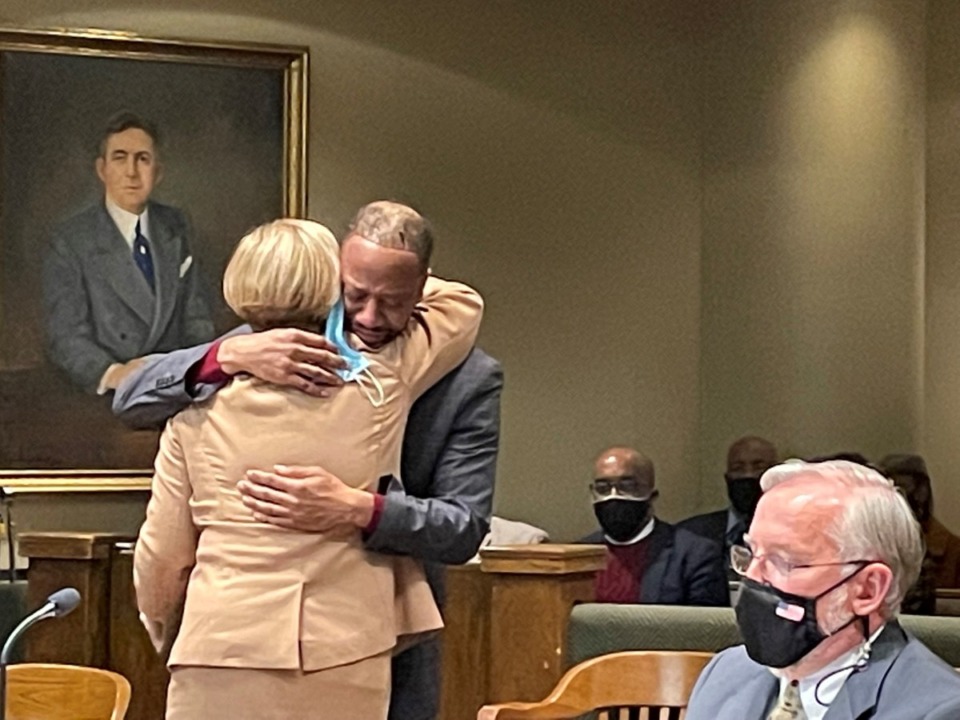 <strong>Pervis Payne wept as he hugged his attorney, Kelley Henry, after the court vacated his death sentence Tuesday. (</strong>Yolanda Jones/Daily Memphian)