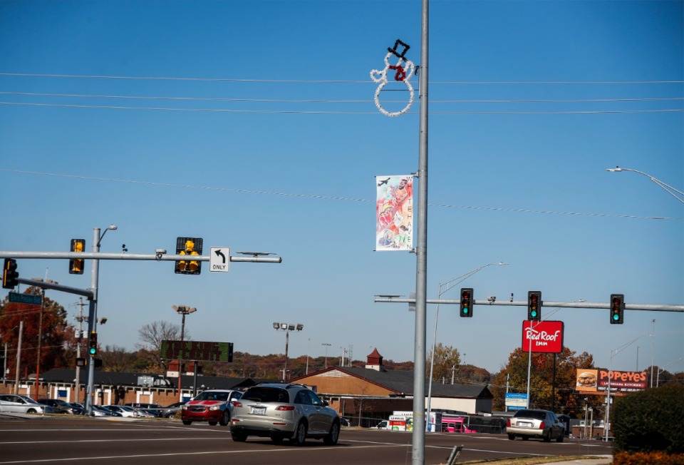 <strong>New Christmas decorations line Elvis Presley Blvd. in on Tuesday, Nov. 23, 2021 in Whitehaven.</strong> (Mark Weber/The Daily Memphian)