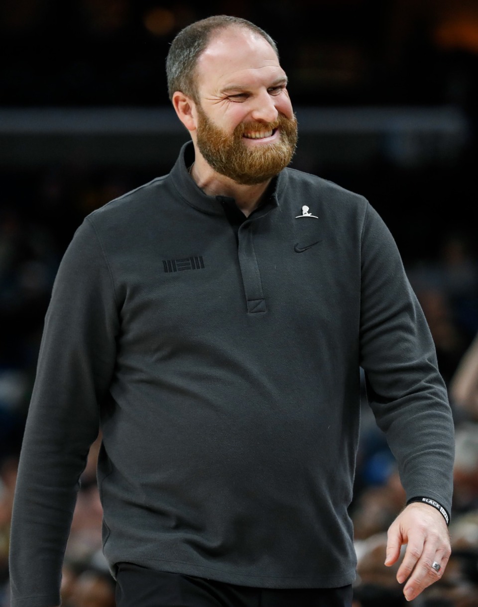 <strong>Grizzlies head Taylor Jenkins reacts to play on the court in the game against the Dallas Mavericks on Wednesday, Dec. 8, 2021.</strong> (Mark Weber/The Daily Memphian)
