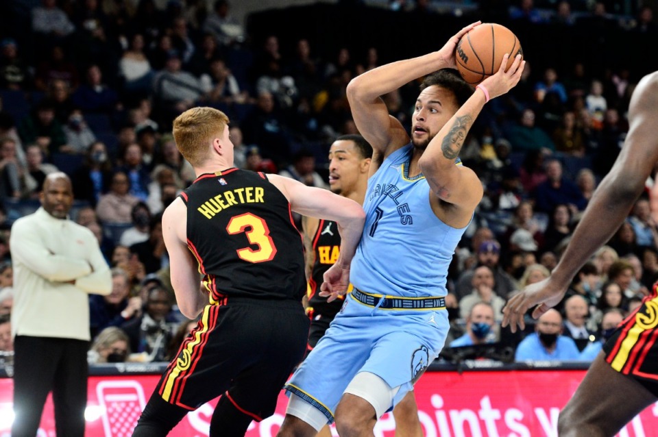 <strong>Grizzlies forward Kyle Anderson (1), seen here Nov. 26, has filled in admirably in multiple positions in recent games.</strong> (Brandon Dill/AP file)