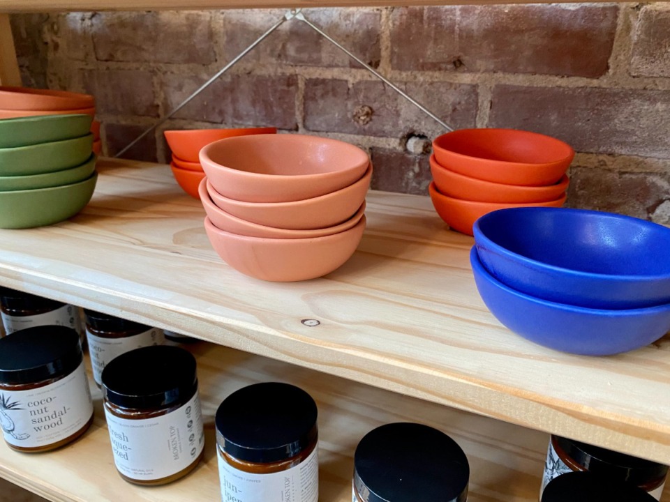 <strong>Colorful bowls at Paper &amp; Clay.</strong> (Chris Herrington/Daily Memphian)