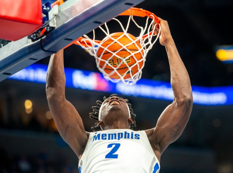 <strong>Memphis center Jalen Duren dunks the ball in the second half of action against Murray State at FedEx Forum, Friday, Dec. 10, 2021.&nbsp;</strong> (Greg Campbell/ Special for The Daily Memphian)