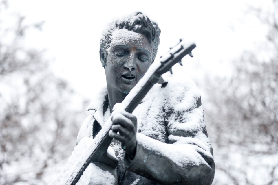 <strong>Snow covered the Elvis Presley statue on Beale Street at the beginning of the week.</strong> (Mark Weber/The Daily Memphian)
