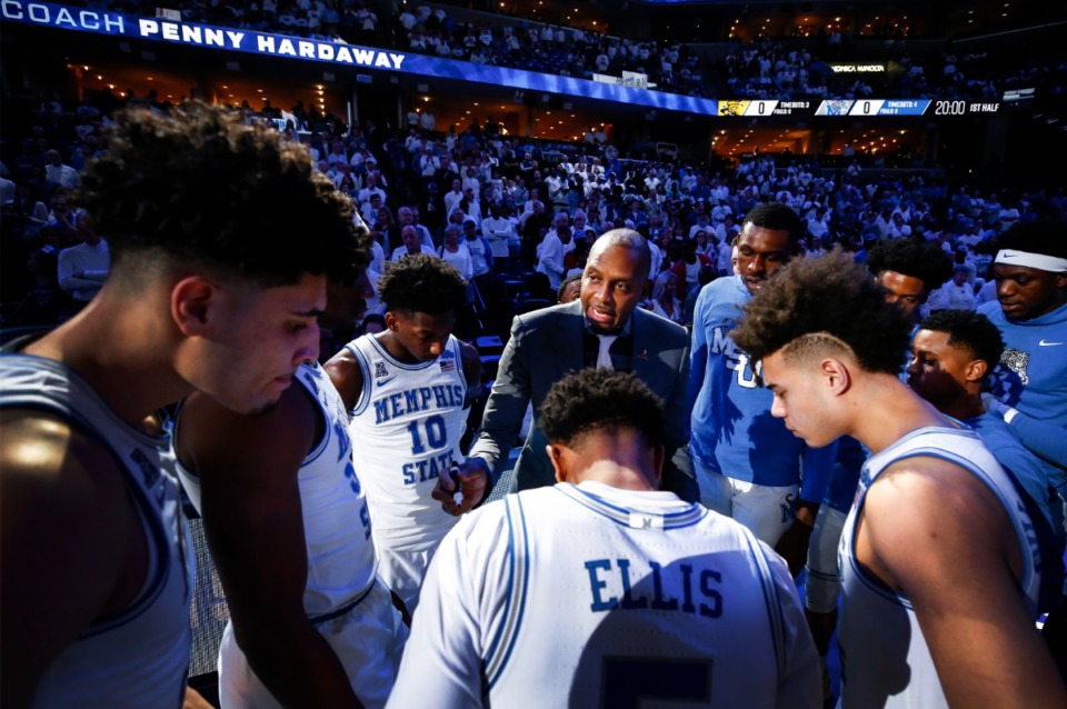 <strong>Memphis head coach Penny Hardaway (middle) draws up plays before taking on Wichita State Thursday, March 5, 2020 at the FedExForum.</strong> (Mark Weber/Daily Memphian file)