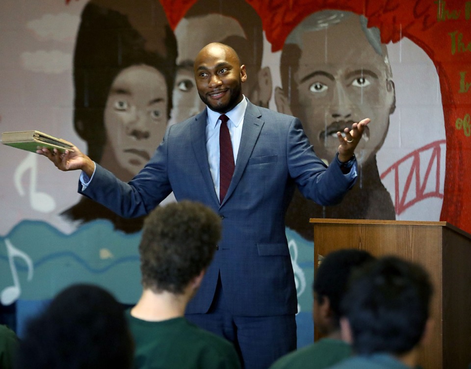 <strong>Shelby County Mayor Lee Harris speaks to a group of teens serving time in Juvenile Court in 2019. The County Commission voted to press for a return to federal oversight of the court on Monday, Jan. 24.</strong> (Patrick Lantrip/Daily Memphian)