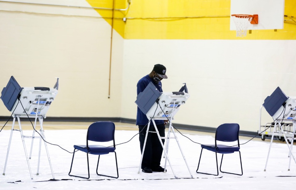 <strong>Candidates in the Democratic and Republican primaries as well as independent candidates for the partisan offices have until noon Feb. 17 to file petitions.</strong> (Mark Weber/Daily Memphian file)