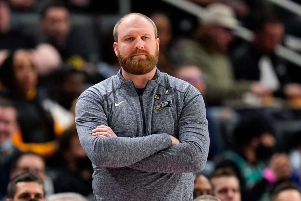<strong>Memphis head coach Taylor Jenkins watches as the Grizzlies defeat the Detroit Pistons on Feb. 10, 2022.</strong> (Paul Sancya/AP)